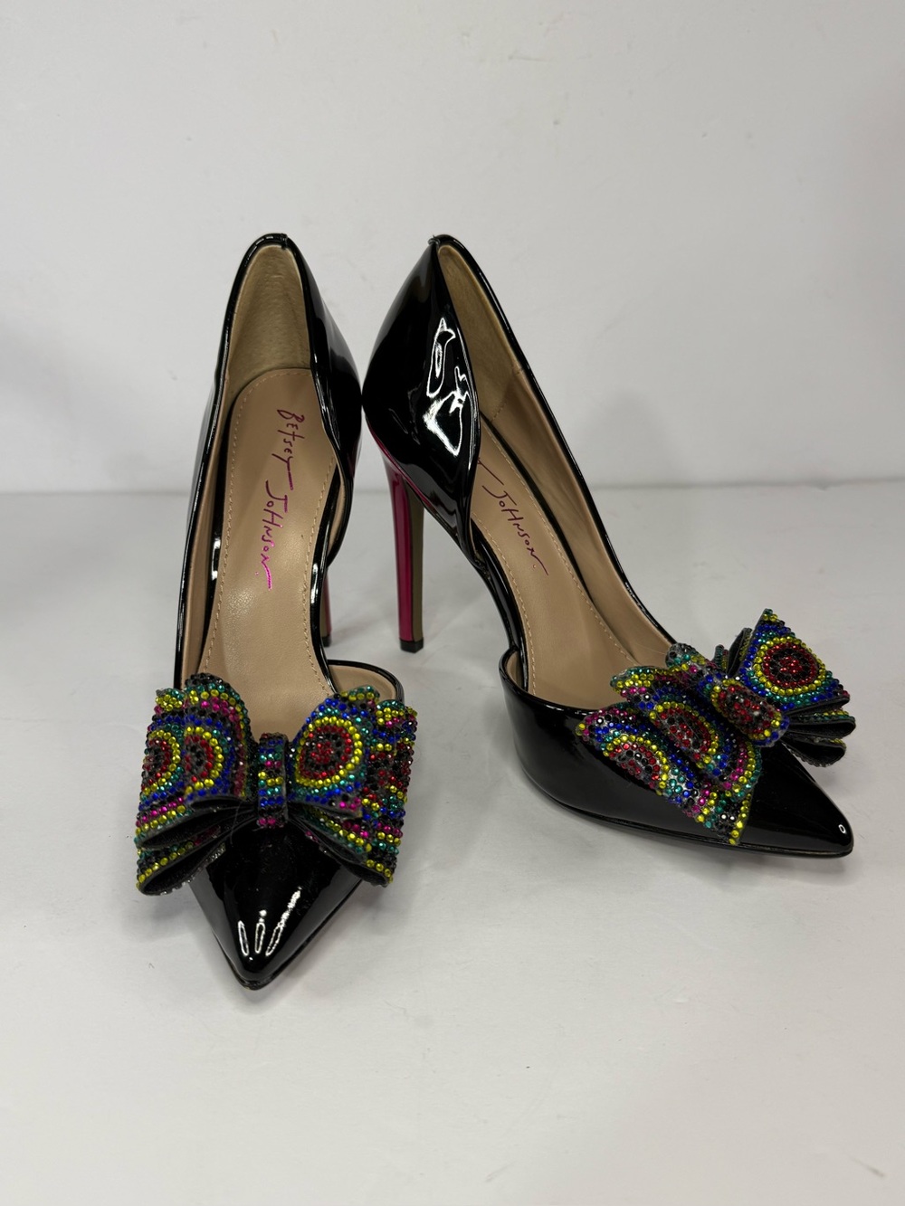 Betsey Johnson Black Patent Pointed Toe Heels with Multicolor Beaded Bows Sz 5.5